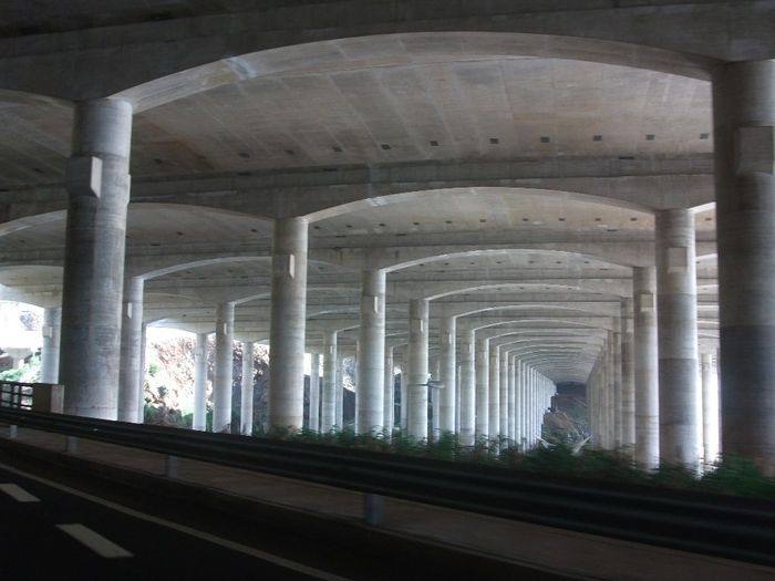 Pista de aterragem - passa se de carro por baixo
