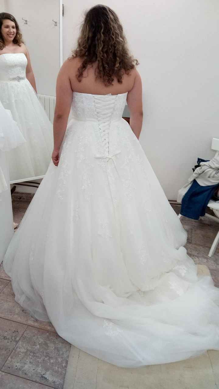 trás do vestido