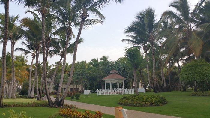 jardins do resort e um dos locais de celebração de casamentos