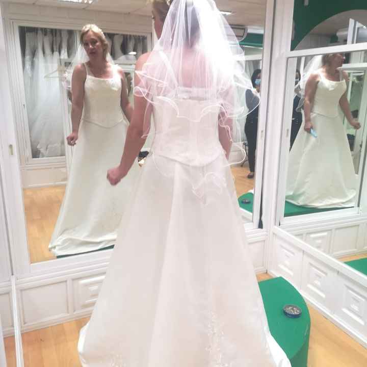 Encontrar o vestido de noiva foi fácil ou difícil? - 2