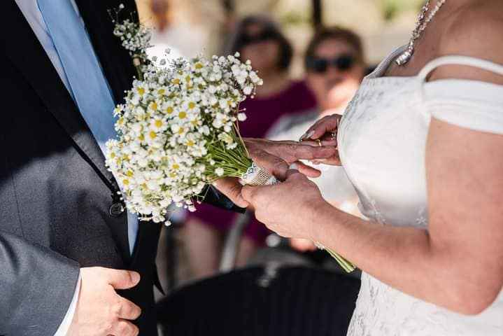 Flores falsas no bouquet: usarias ou não? - 1
