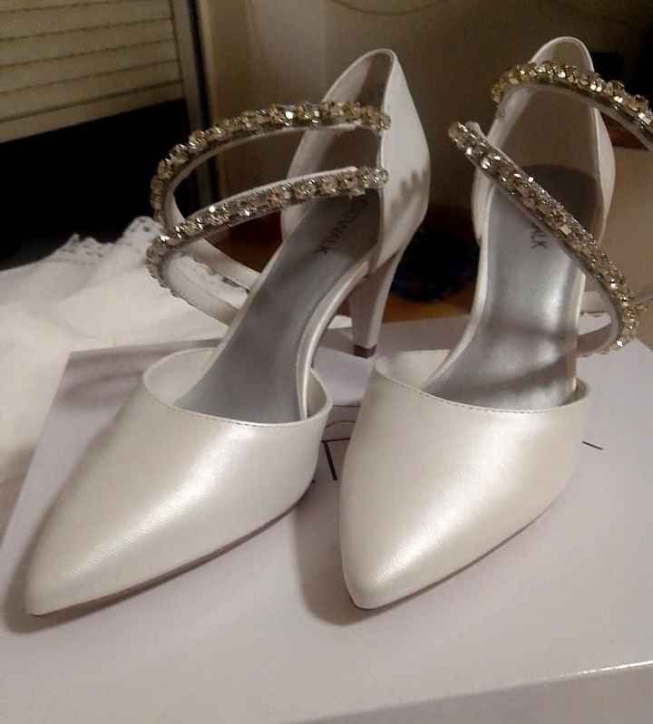 Noivas da comunidade: Vota nos sapatos da Bebiana, Susana ou Paula! 👠 - 1
