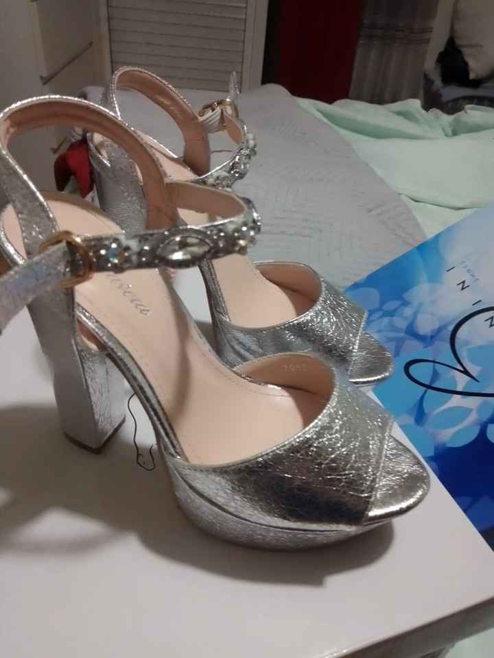 Preferias partir o salto do sapato ou que as flores do bouquet/decoração murchassem? - 2