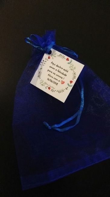 sacos para as pétalas e o arroz