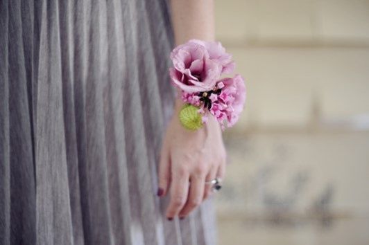 Corsage 10