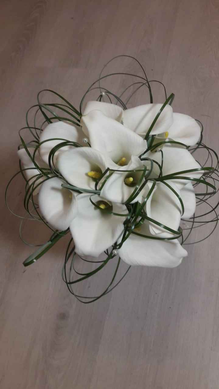 Quais flores escolhes para um ramo de noiva branco? - 1