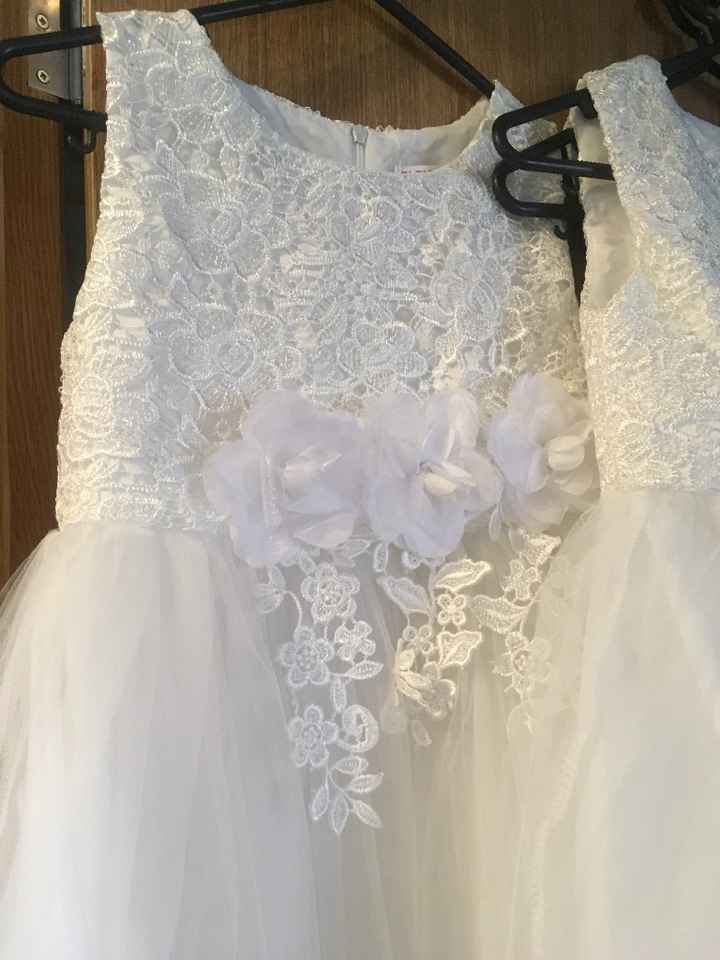 vestido detalhe bordado