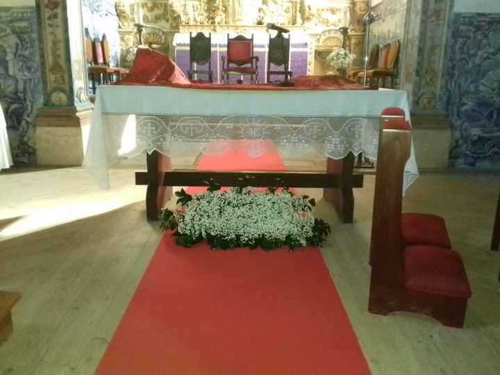 B. Na decoração da igreja