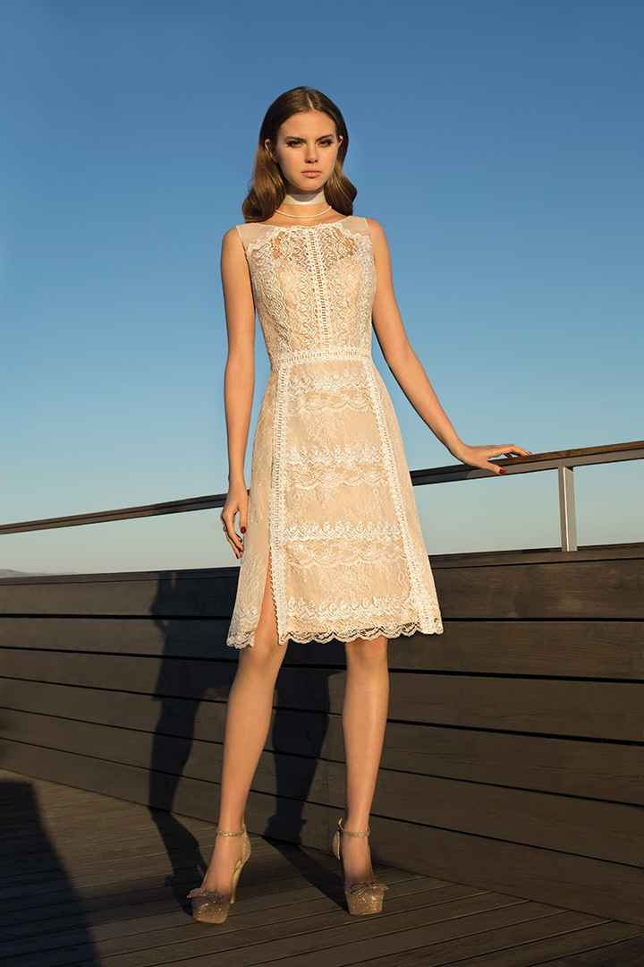 C. vestido