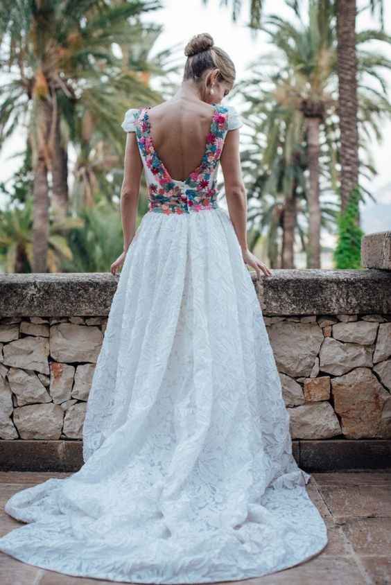 Detalhes coloridos no vestido de noiva? Sim, é possível 👰🏽 - 1