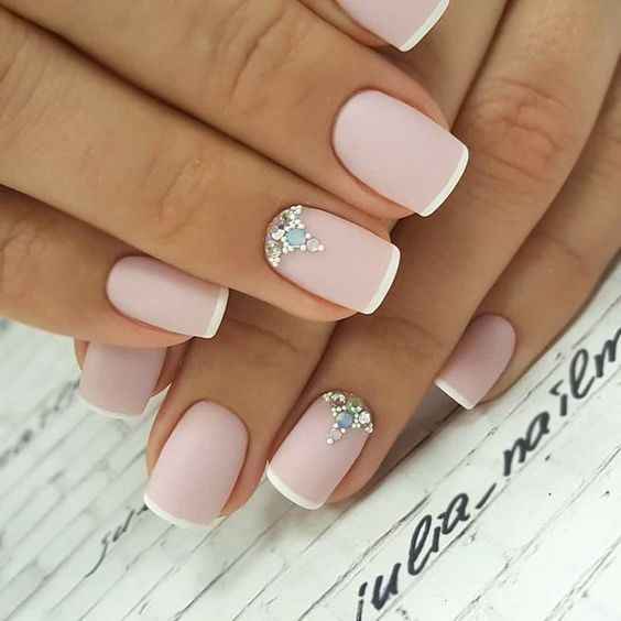 Aplicações e brilhantes nas unhas: A favor ou contra? - 3