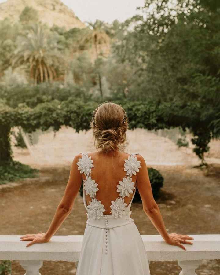 Gosto muito ou quase nada deste decote de costas 👰 - 1