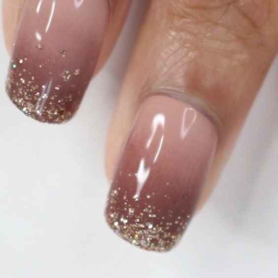 Adiciona brilho à manicure do teu dia ✨ - 1