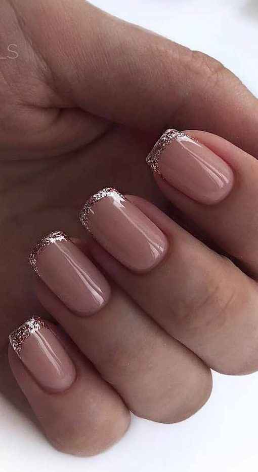 Adiciona brilho à manicure do teu dia ✨ - 3