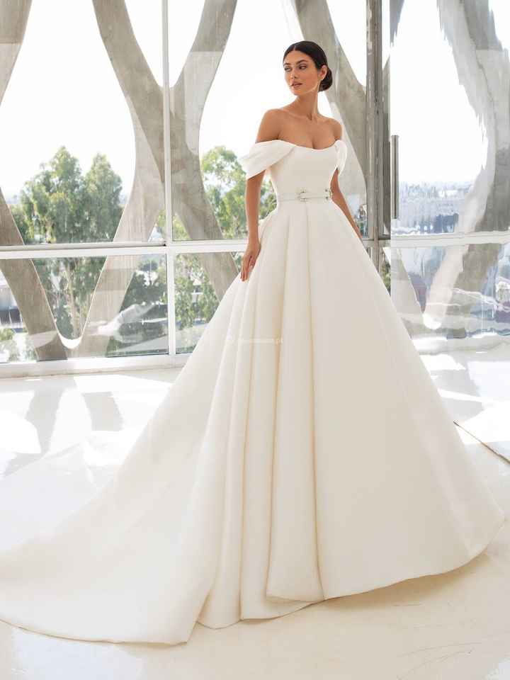 Com qual destes vestidos da coleção Pronovias 2021 ficas? 😁💖 - 5