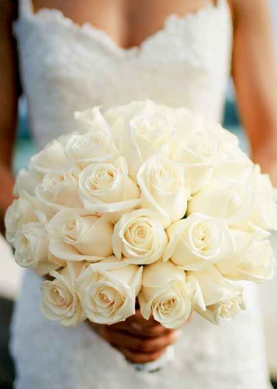 Bouquets completamente brancos, escolhe o teu 💐 - 1