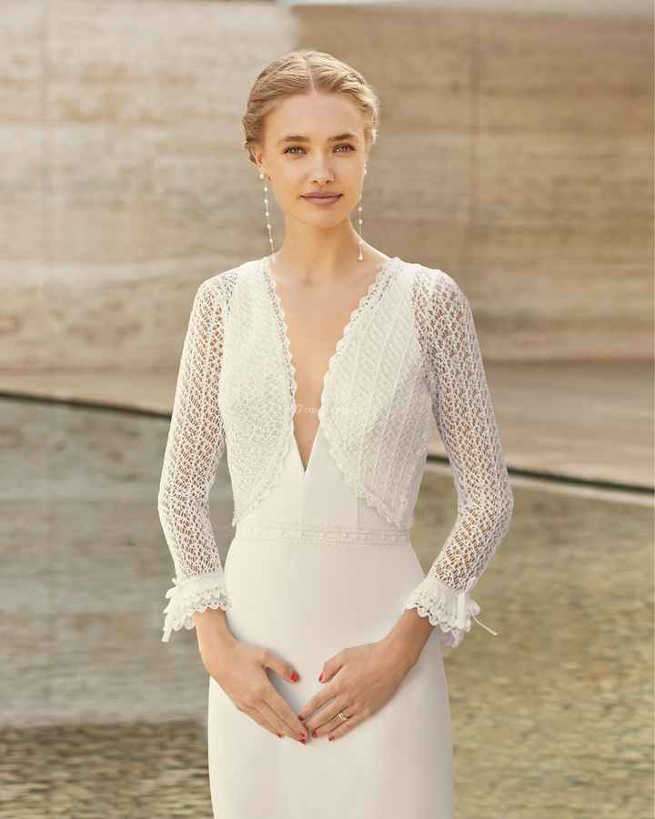 Rosa Clará lança a sua primeira coleção de casacos/boleros e capas de noiva 👰 - 2