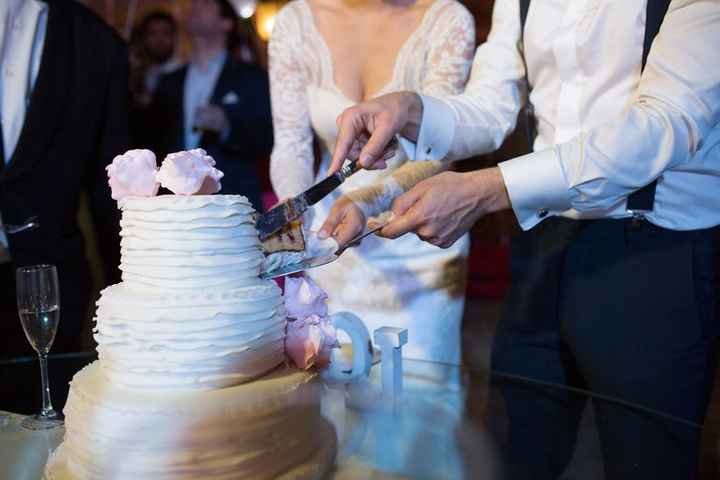 Cortar o bolo de casamento: sim ou não? - 1