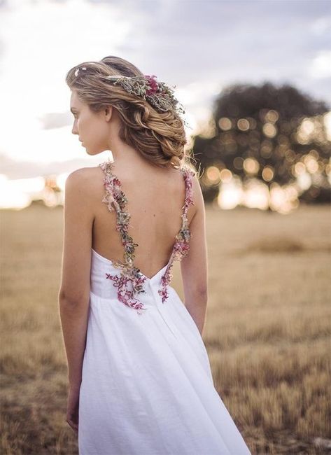 Detalhes coloridos no vestido de noiva? Sim, é possível 👰🏽 - 3