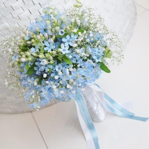 Inspirações para as noivas de primavera... bouquet em tons de azul bebé 😍 2