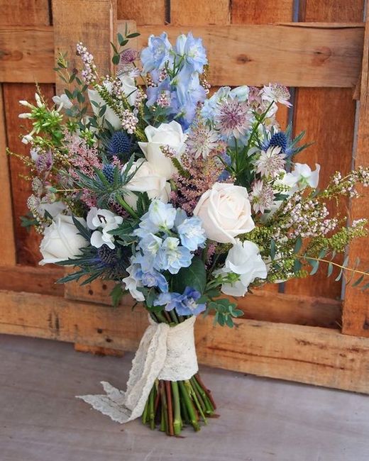 Inspirações para as noivas de primavera... bouquet em tons de azul bebé 😍 3