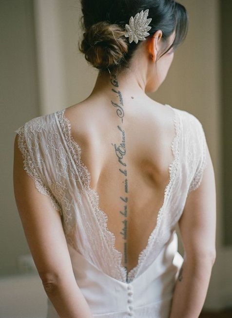 Mostrar as tatuagens no look da noiva? É possível ✔ 2