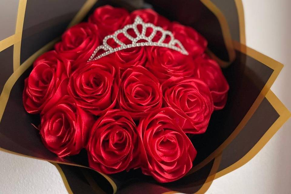Buquê Rosas com coroa