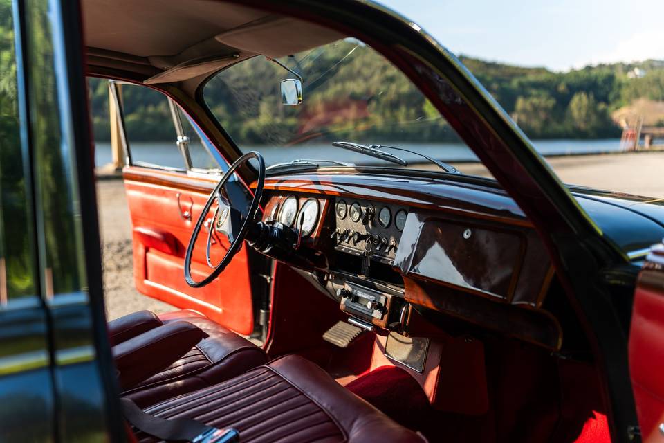 Daimler V8 Saloon