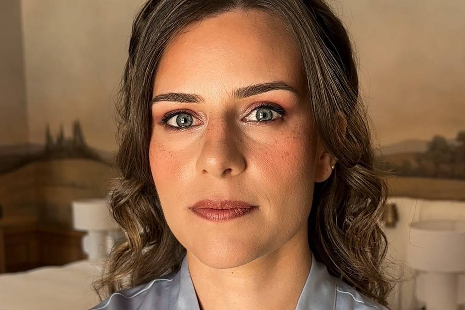 Makeup e penteado de madrinha