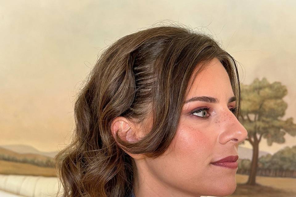 Makeup e penteado de madrinha