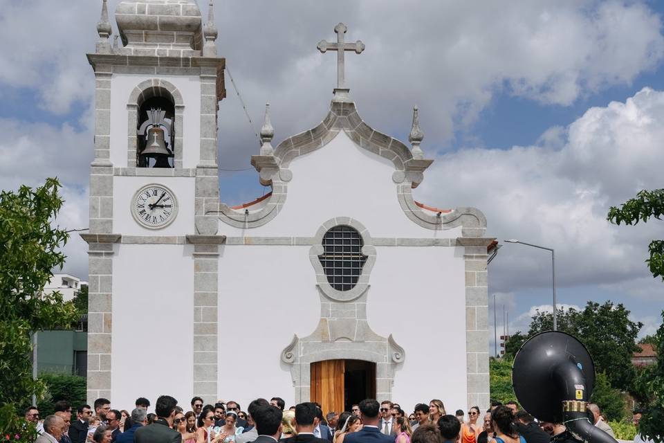 Na igreja começa a festa!