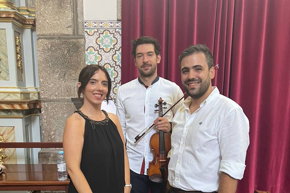 Organista, Violinista, Cantora