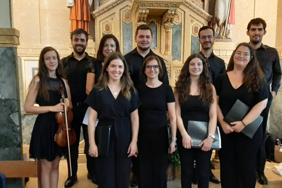 Coro, Violinista e Organista