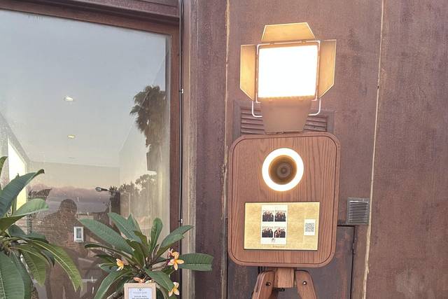 Golden Shot Photobooth