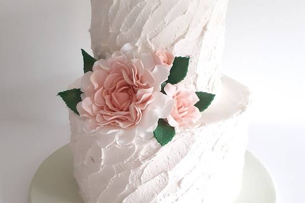 Bolo de casamento para mini wedding  Fall wedding colors, Wedding cakes  with flowers, Wedding cake roses