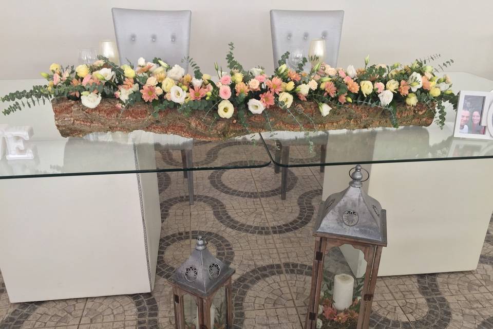 Decoração mesa dos noivos