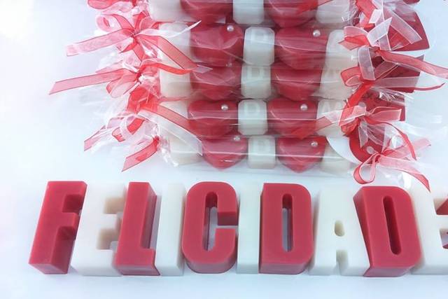 Iniciais com corações