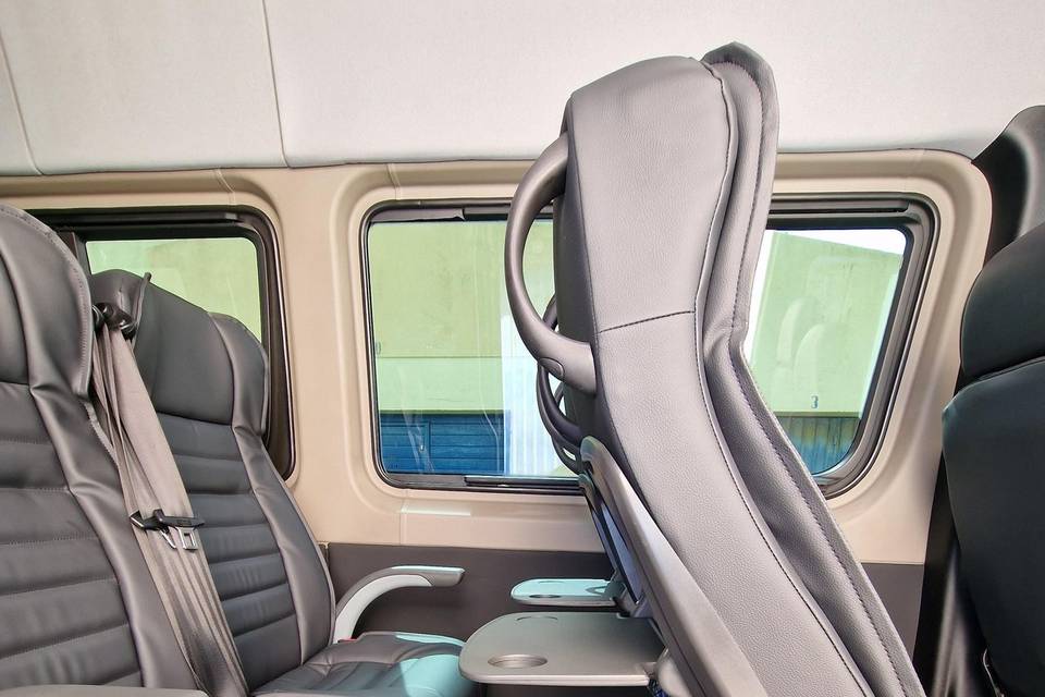 Mercedes Sprinter 8pax inside