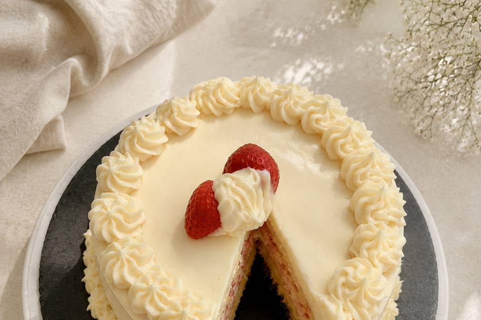 Bolo mousse morango