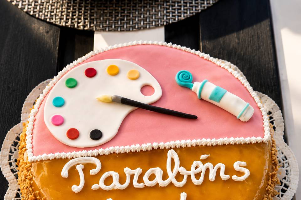 Bolo aniversário doce ovos