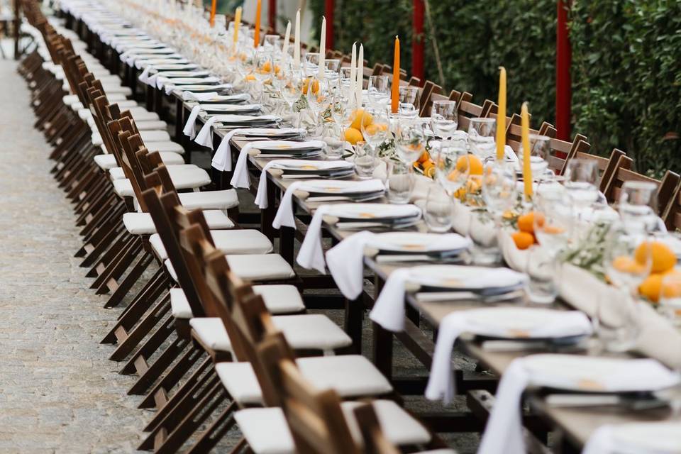 Mesa debaixo da ramada