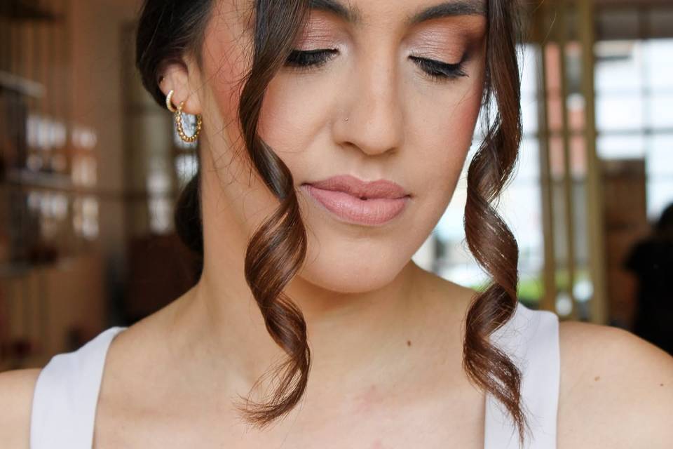 Penteado e Maquilhagem