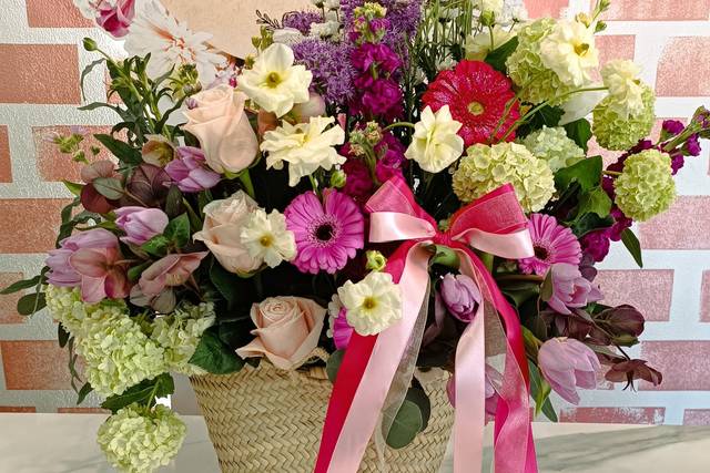 Cesta com flores naturais
