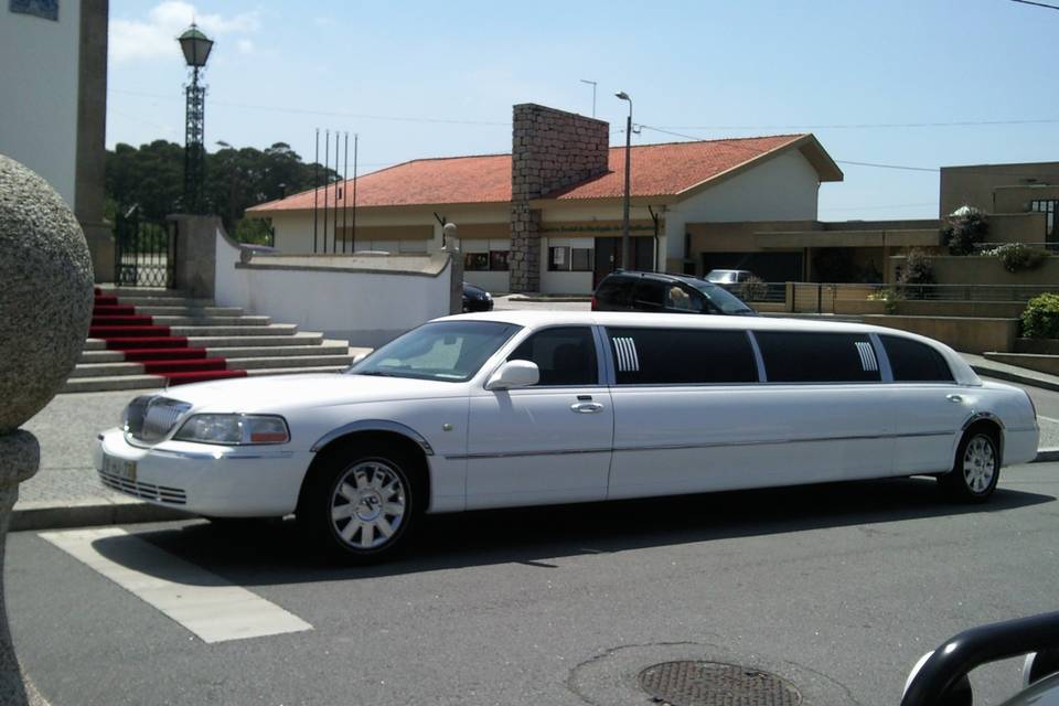 Limousine Lincoln Branca