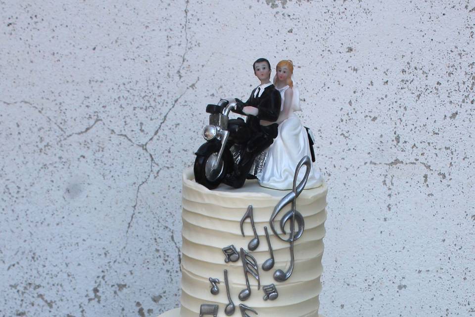 Musical cake