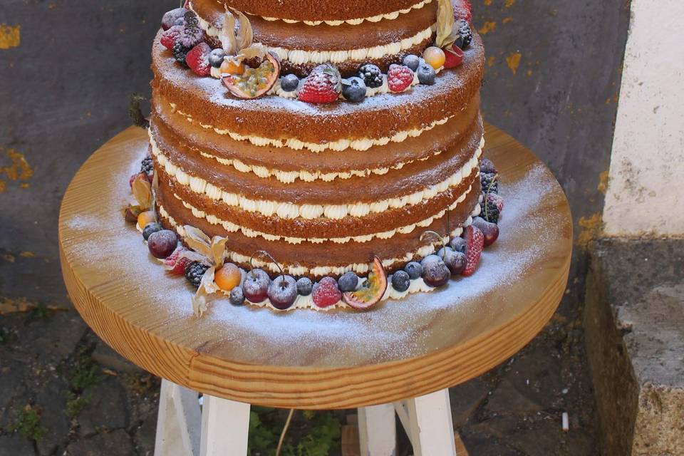 Naked cake