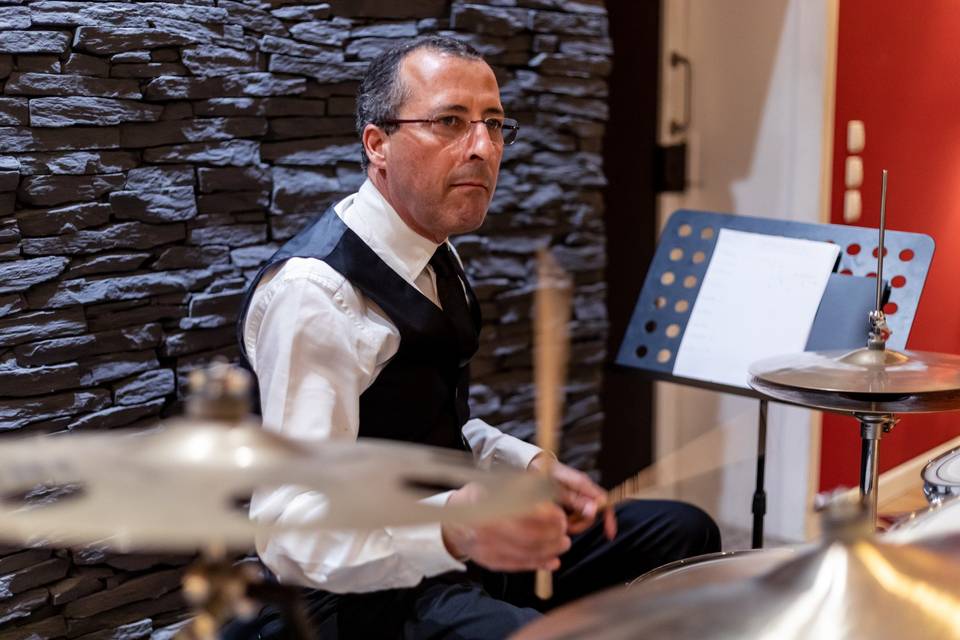 Álvaro na bateria