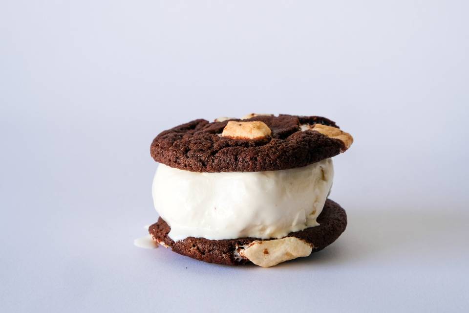 Hot chocolate sandwich