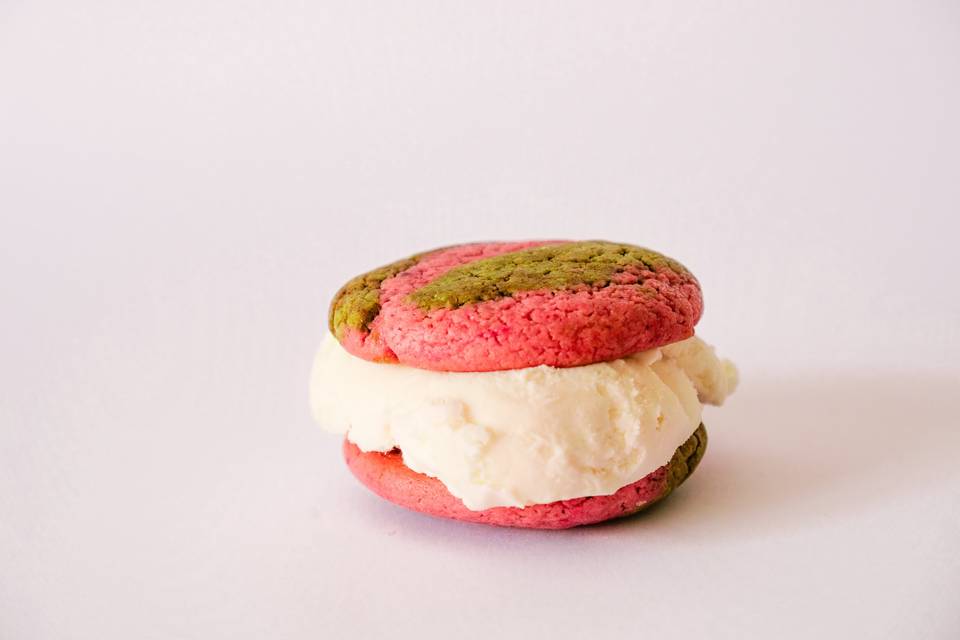 Matcha e frambroesa sandwich