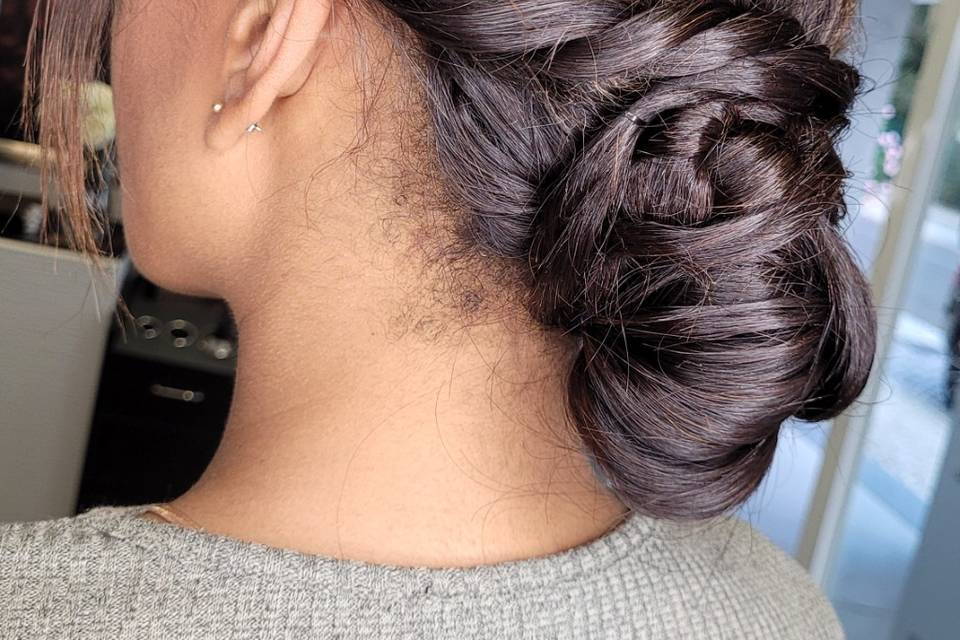 Penteado de coque e trança